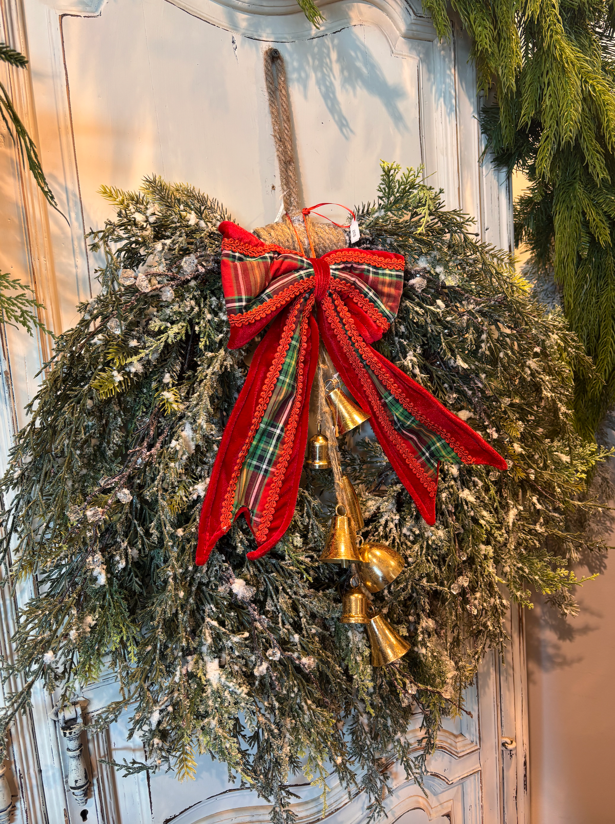 Heirloom Christmas Wreath with Bells & Plaid Bow