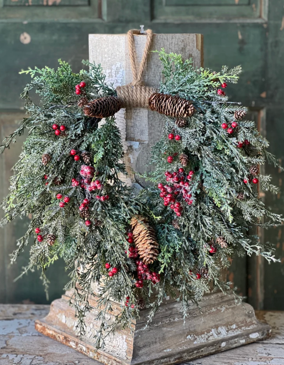 20in Divinity Berry Hanging Wreath